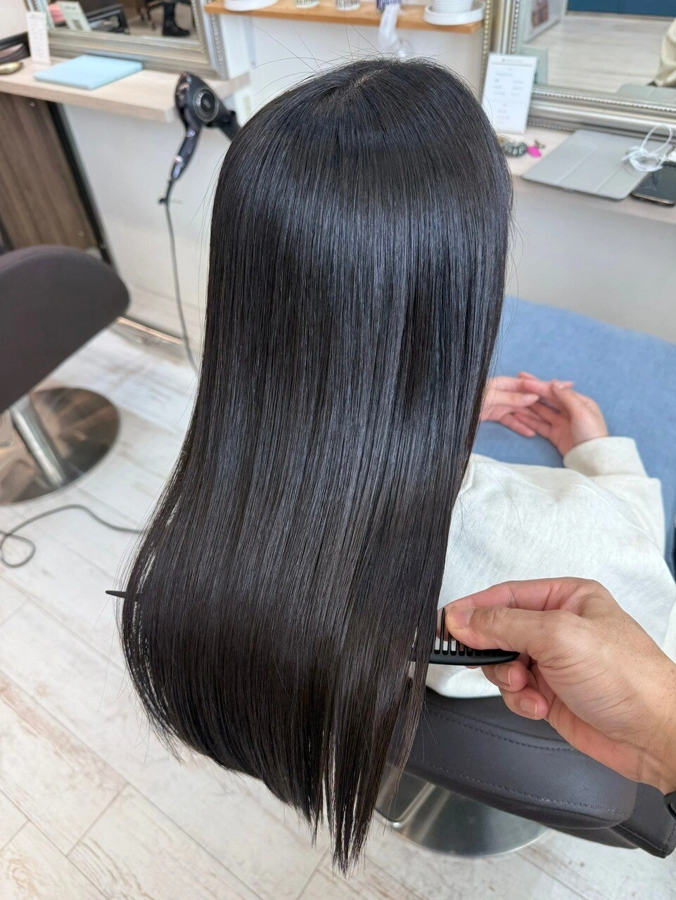 a-o鎌倉の3月29日のブログに掲載されたストレートヘアの写真