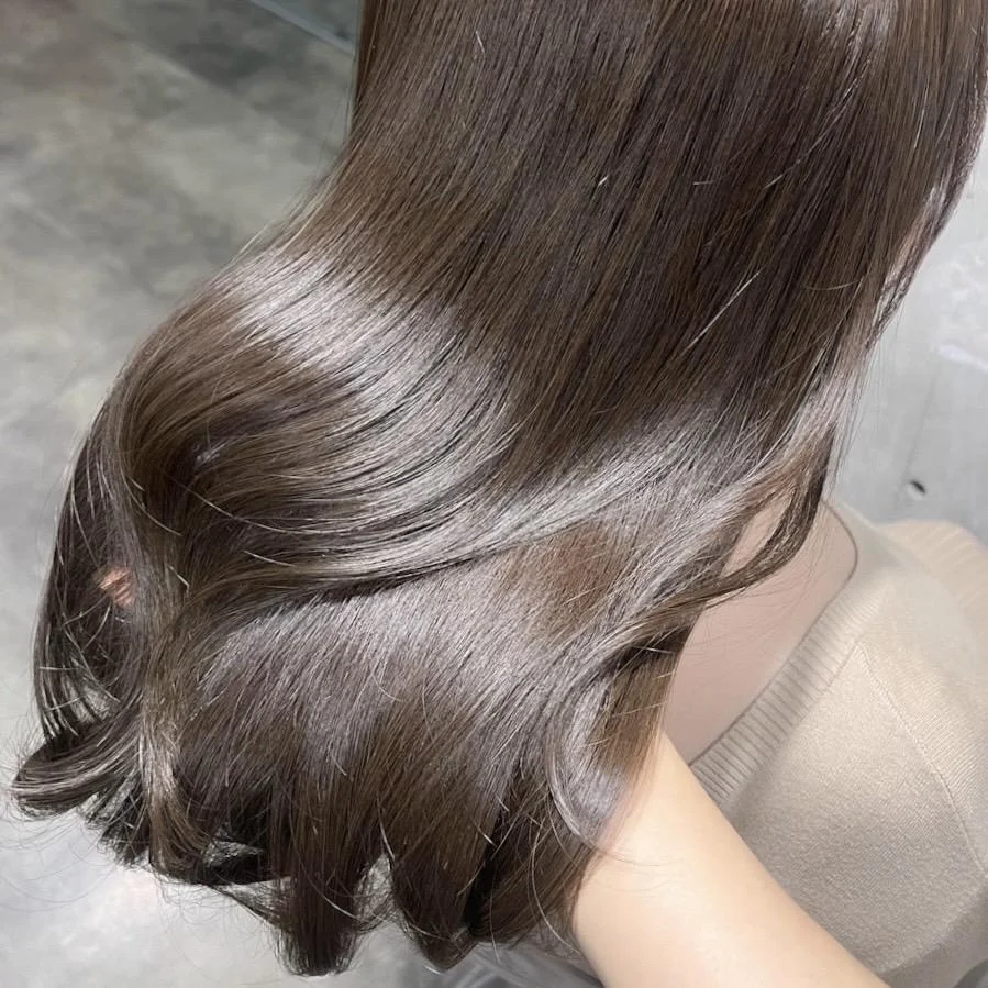ツヤのあるヘアスタイル